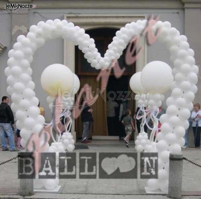 Foto 44 - Addobbi con palloncini - Arco di palloncini a forma di cuore 