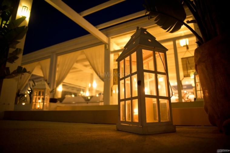 COCO - Beach Club & Eventi di Classe - Allestimento con lanterne per il ricevimento di matrimonio