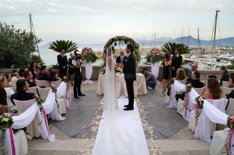 Cerimonia di matrimonio sul mare