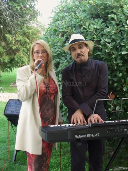 Nozze Corte dei Sapori, live in giardino - Ilaria & Maurilio Live Duo
