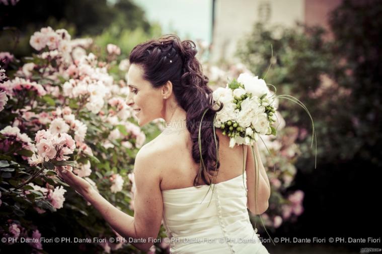Foto della sposa tra i fiori - Dante Fiori Fotografo