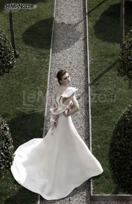 Abito da sposa ampio sullo strascico con dettagli floreali - Collezione Spose da Red Carpet - Sposa Romantica