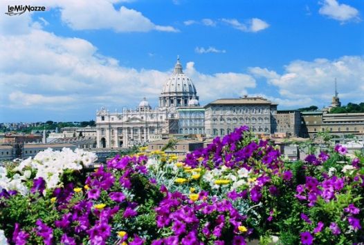 Vista panoramica sulla Basilica di San Pietro a Roma