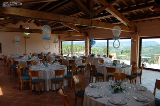 Allestimento della sala nell'agriturismo Tenuta Pizzogallo