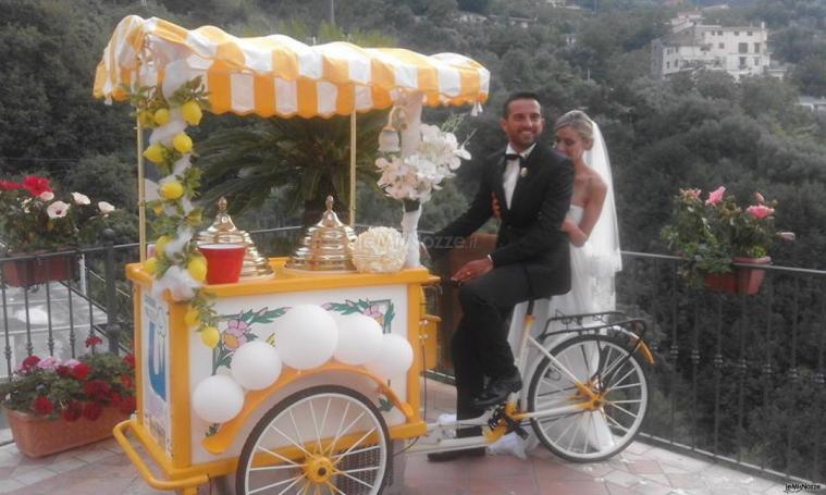 I Carrettini di Luca Arianna - Il carrettino bicicletta con gli sposi