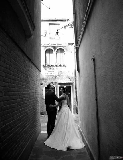 Pennisi Cecilia Photoartist - gli sposi nei vicoli di Venezia