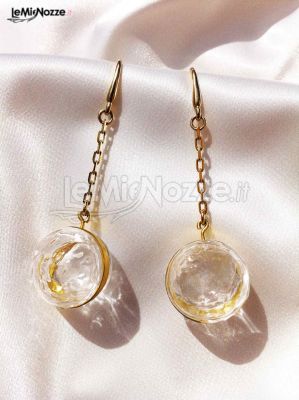 Orecchini con perla in vetro soffiato . Collezione Murano