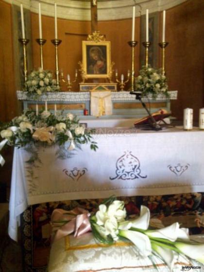 Allestimento floreale altare