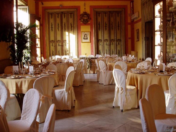Ampia ed elegante sala ricevimenti del Palazzo Asmundo