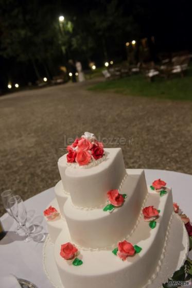 Roberto Golfieri - Organizzazione torta nuziale tema rose rosse