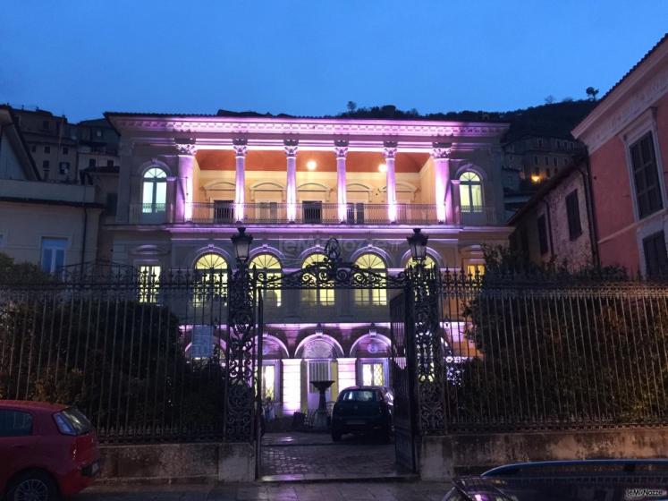 Palazzo Borromeo - Il palazzo