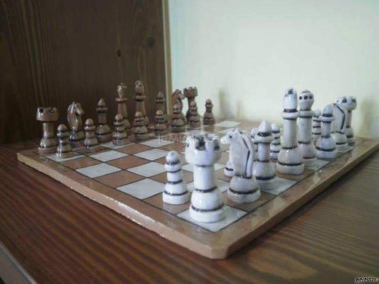 scacchi in terracotta realizzati manualmente