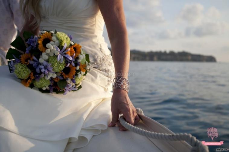 Il bouquet di Susan, pensato con coloratissimi fiori di stagione - Calabria Wedding