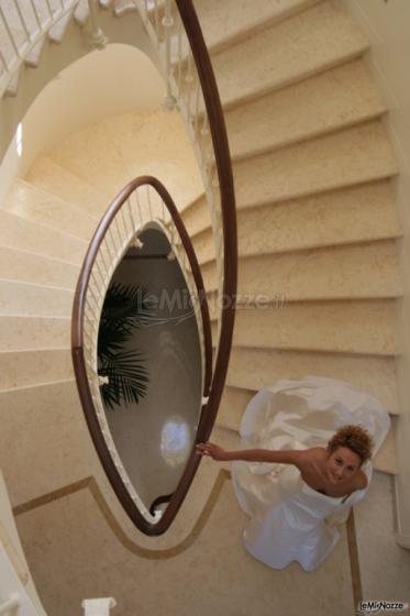 Sposa sulla scalinata