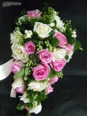 Vitale Fiori - Bouquet della sposa di rose bianche e rosa