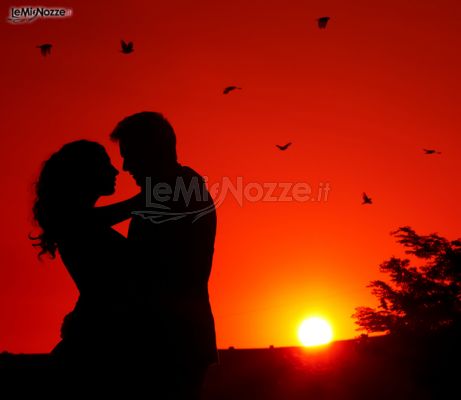 Alessio Falzone Fotografo - Foto artistica degli sposi al tramonto
