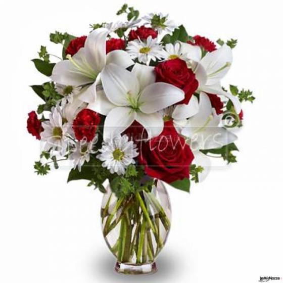 Bouquet lilium e rose rosse