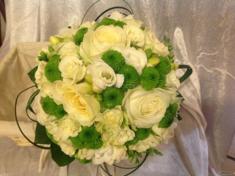 Bouquet sposa toni del verde - Roberta fiori Viverone