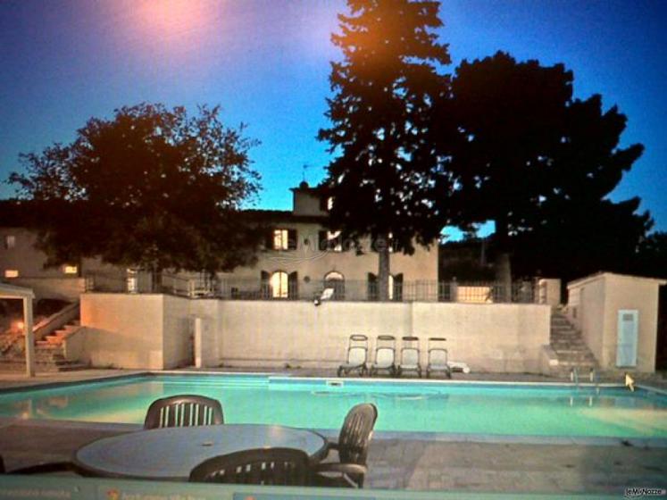 Società semplice agricola "a casa di Bibi" - Vista notturna della piscina