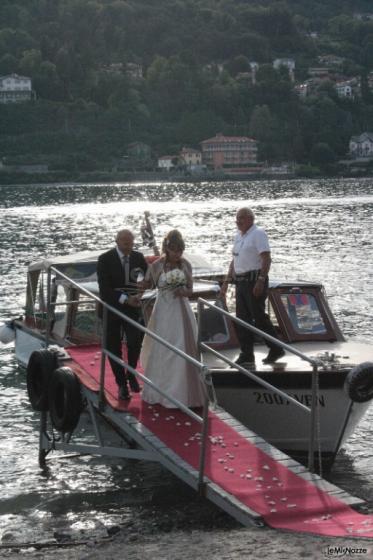 L'arrivo della sposa in barca - Albergo Ristorante Belvedere