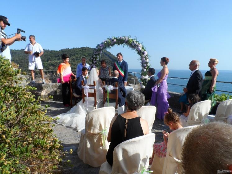 Wedding al mare - Rito civile sulla terrazza del Castello Doria