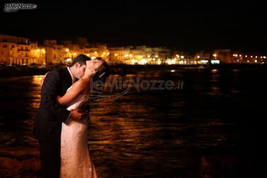 Salvo Annarolo Fotografia - Romantici sposi sul molo