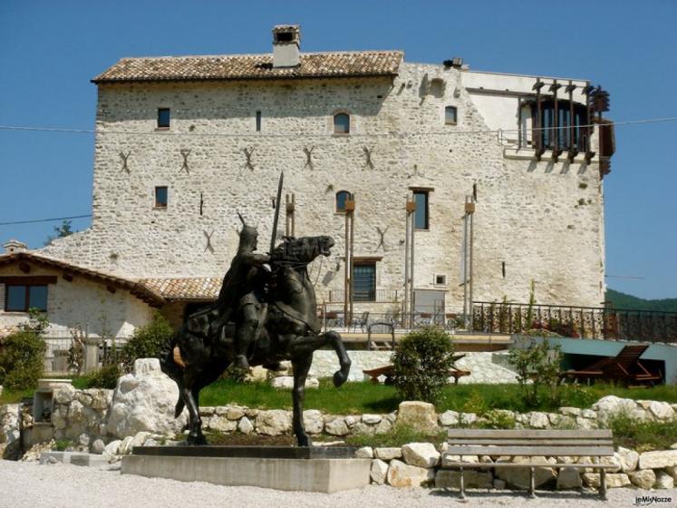 Statua del Castello di Palazzaccio