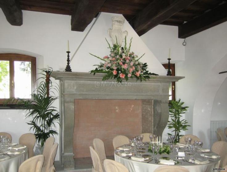 Sala con camino per il matrimonio a Villa Pratola