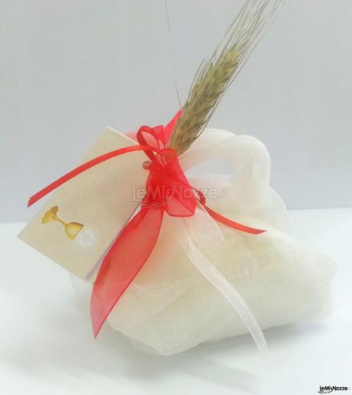Sacchettini porta confetti in tulle con spiga di grano, adatto per prime comunioni