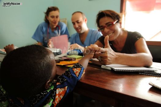 I medici-volontari di Emergenza Sorrisi al lavoro in Uganda