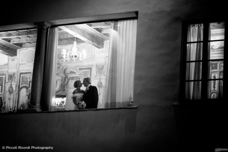 White Stories Wedding Photography - Alla finestra