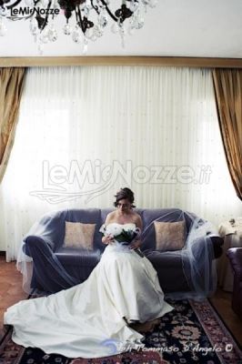 Fotografia della sposa durante i preparativi