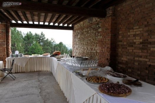 Il tavolo del buffet al matrimonio