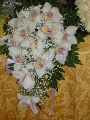 Vivaio Ferrante - Bouquet per la sposa di orchidee bianche