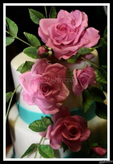 Precious Event Planner - Wedding Cake con rose realistice