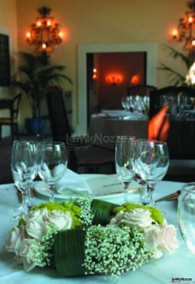 Hotel Villa Michelangelo - Centrotavola floreale per il banchetto di nozze
