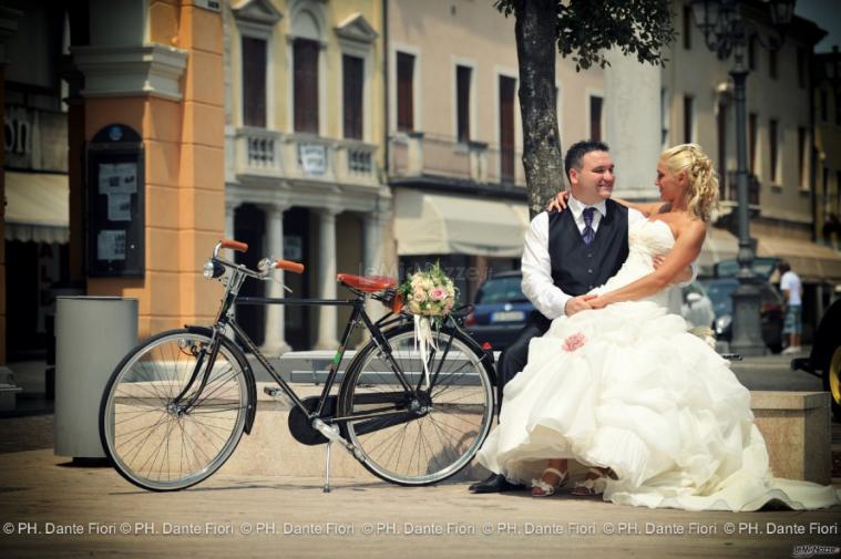 Gli sposi in bicicletta - Dante Fiori Fotografo