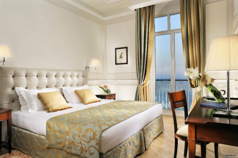 Royal Hotel Sanremo - La camera da letto con vista mare