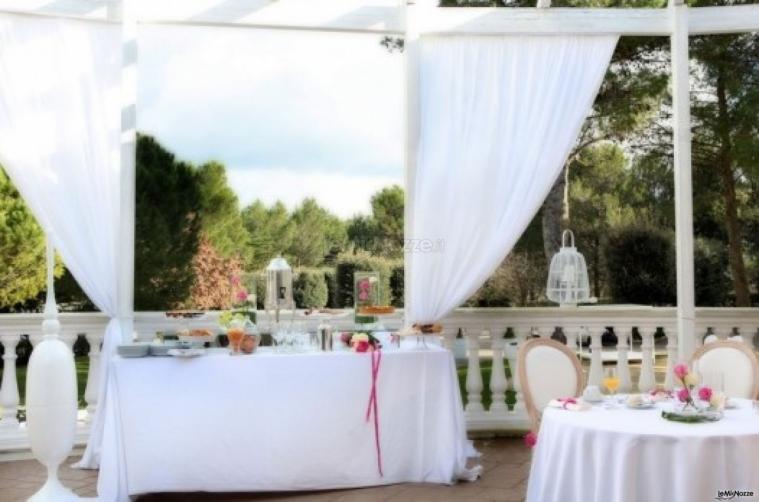 Alma Resort - Allestimento del tavoli per il matrimonio