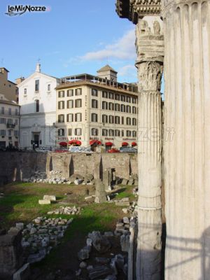 Vista dell'hotel dal Tempio di Vesta a Roma
