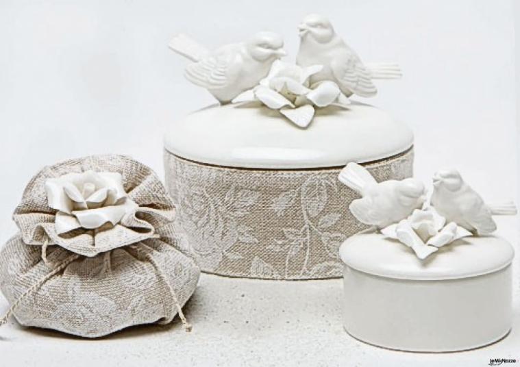 Scatoline porcellana con uccellini e Rosa porcellana - Alessandra Creazioni - Campi Bisenzio