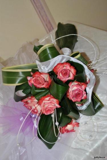 Bouquet rose e inserti in pelle