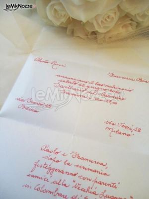 Scrittura a mano per le partecipazioni di nozze
