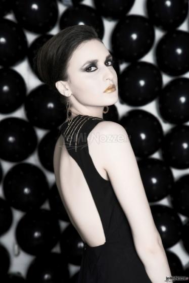 Sara Agnelotti - Black and gold make up