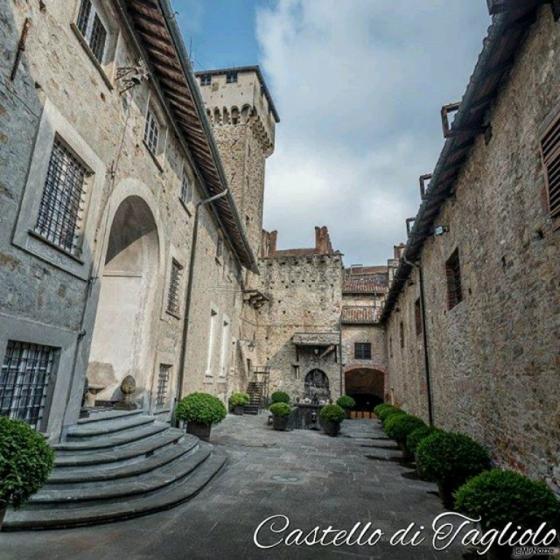 Castello di Tagliolo - Cortile superiore