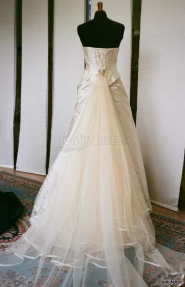 Romantico abito con velo inserito nel vestito - Le Spose di Cesy