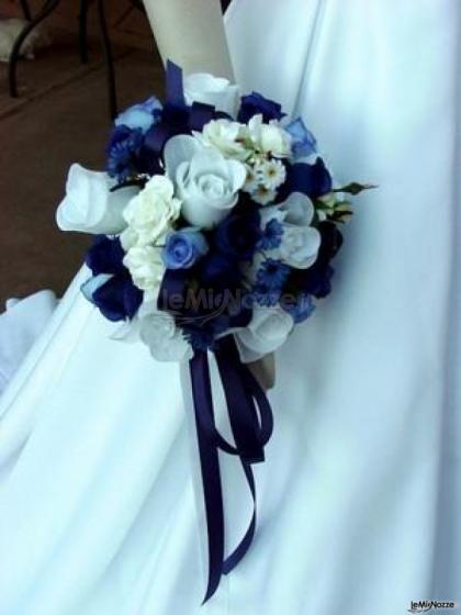 Bouquet rose bianche e blu