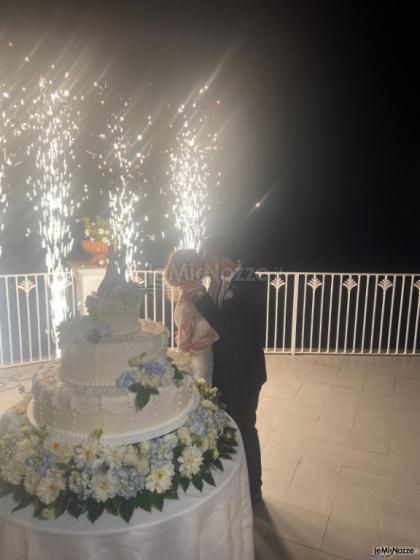 Francesca e Nevia wedding planner - Torta nuziale con fuochi d'artificio