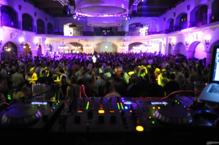 Disc Jockey Service - Musica matrimoni a Bologna