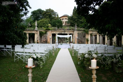 Cerimonia di matrimonio nel giardino di Villa Cà Vendri